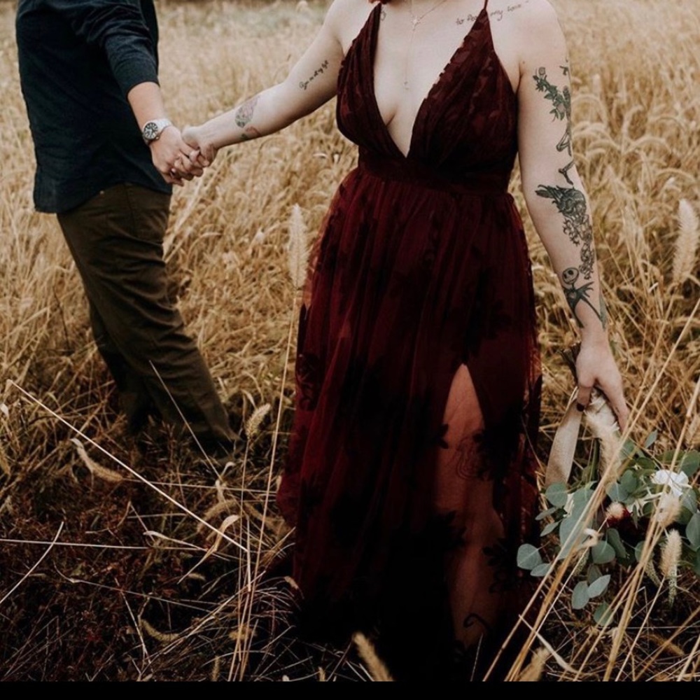 Windsor Morgan Formal Flocked Velvet